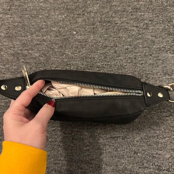 True Religion Suede Chain Hobo Bag Small Black Gold Zip NWT Shoulder - Picture 3 of 3